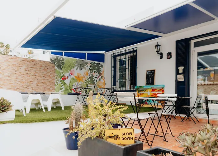 Endless Summer Hostel (Adults Only)